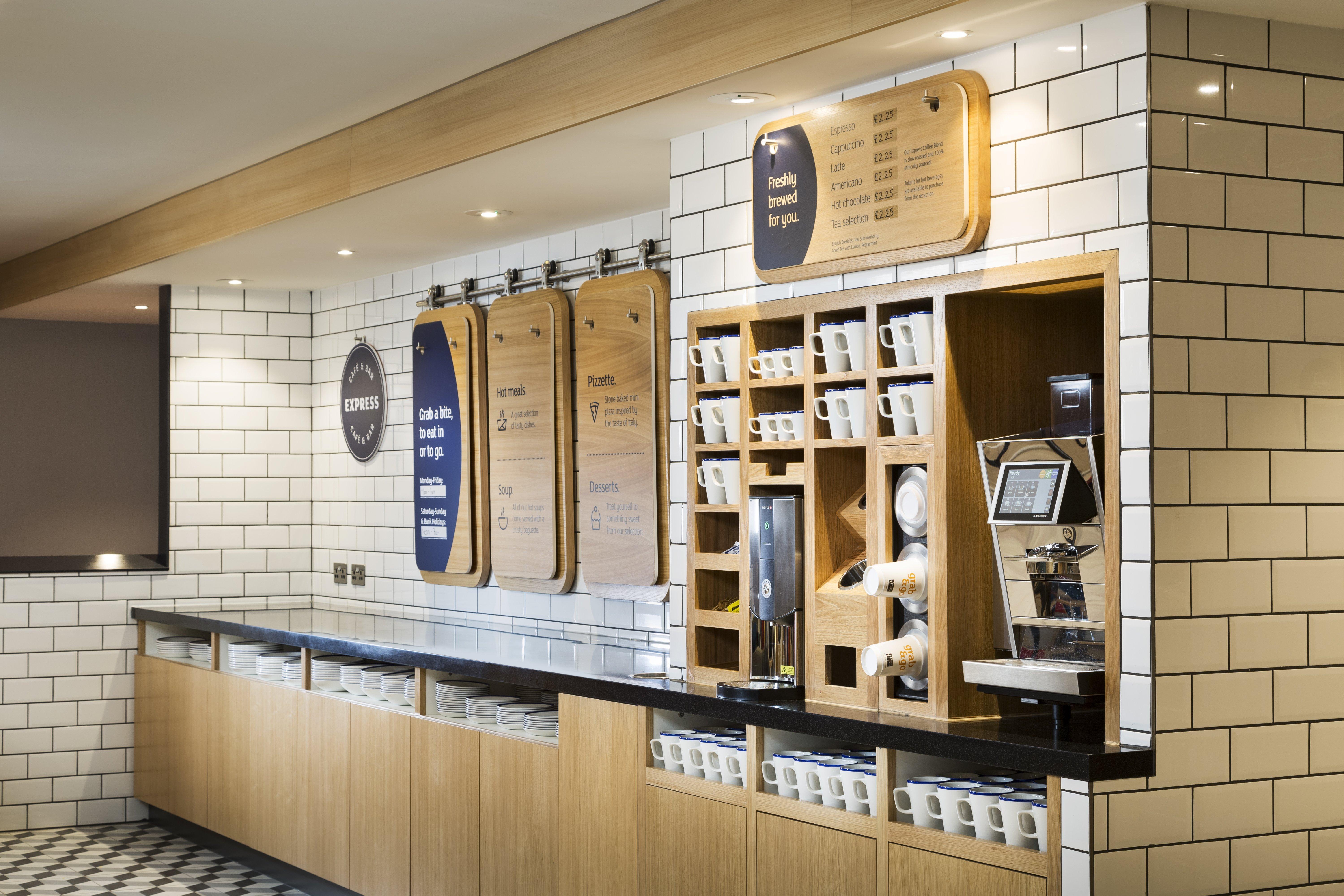Holiday Inn Express Park Royal By Ihg London Exterior photo