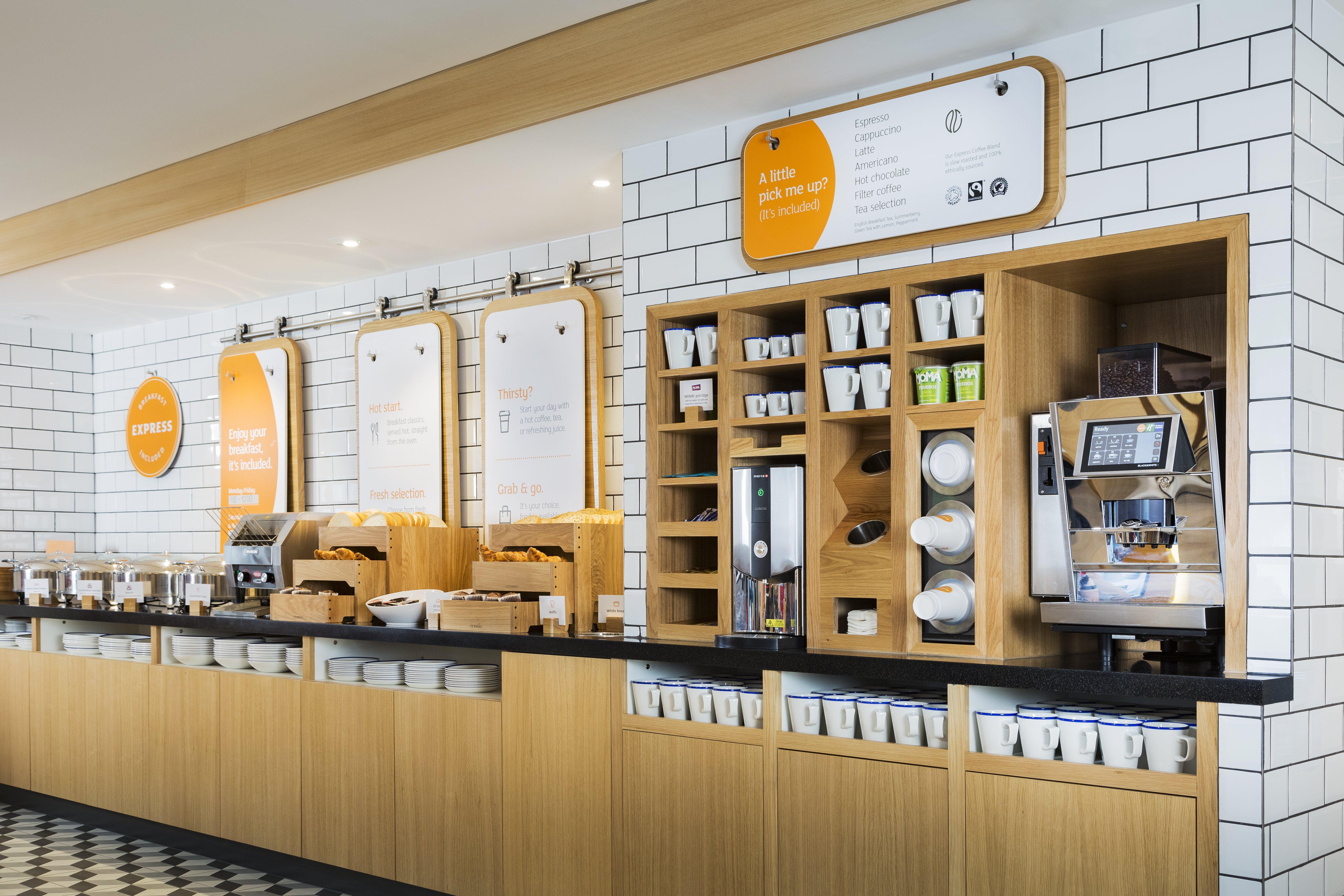 Holiday Inn Express Park Royal By Ihg London Exterior photo