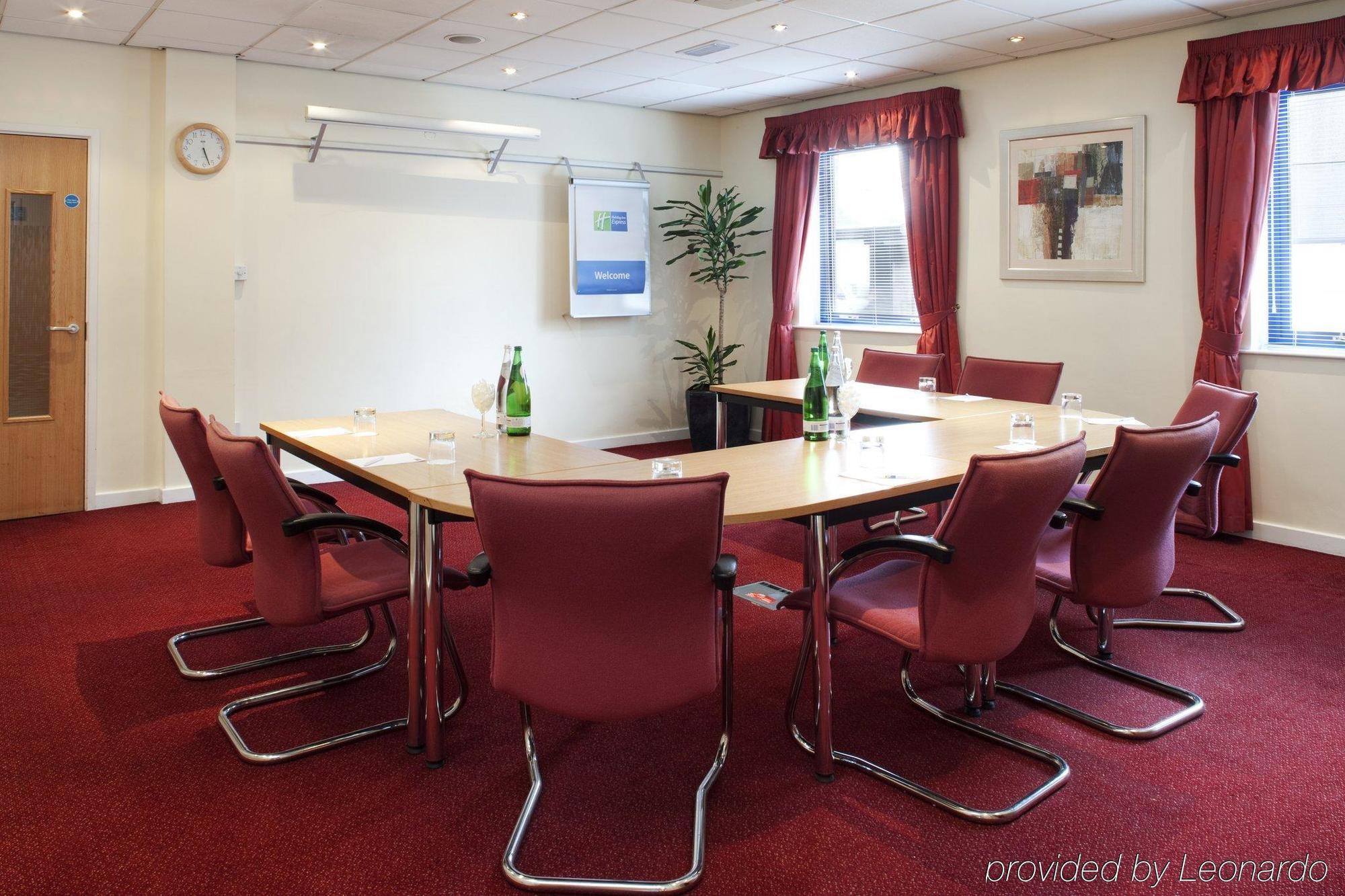 Holiday Inn Express Park Royal By Ihg London Facilities photo