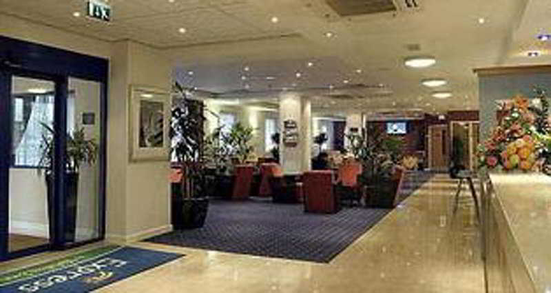 Holiday Inn Express Park Royal By Ihg London Exterior photo