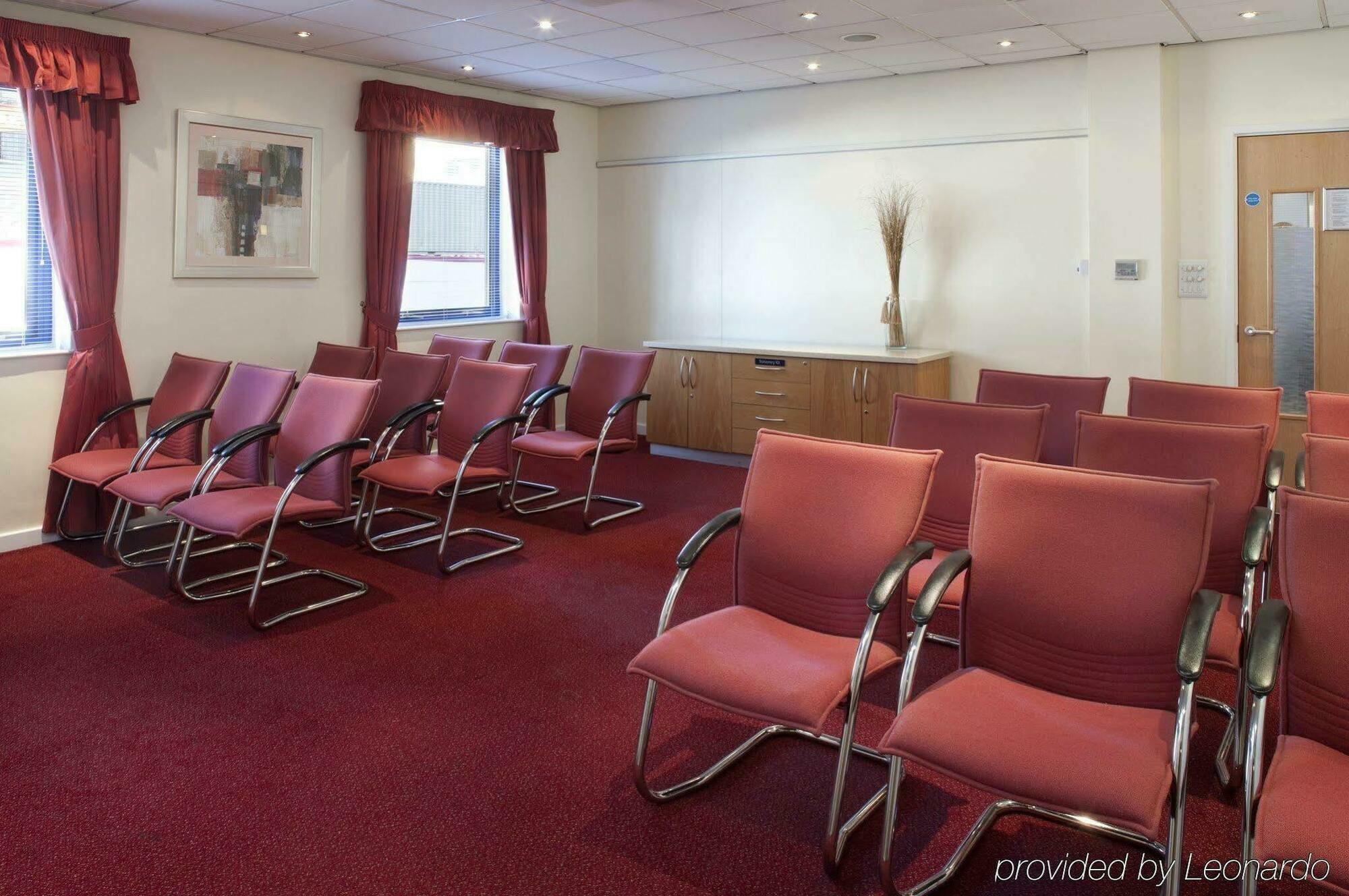 Holiday Inn Express Park Royal By Ihg London Facilities photo